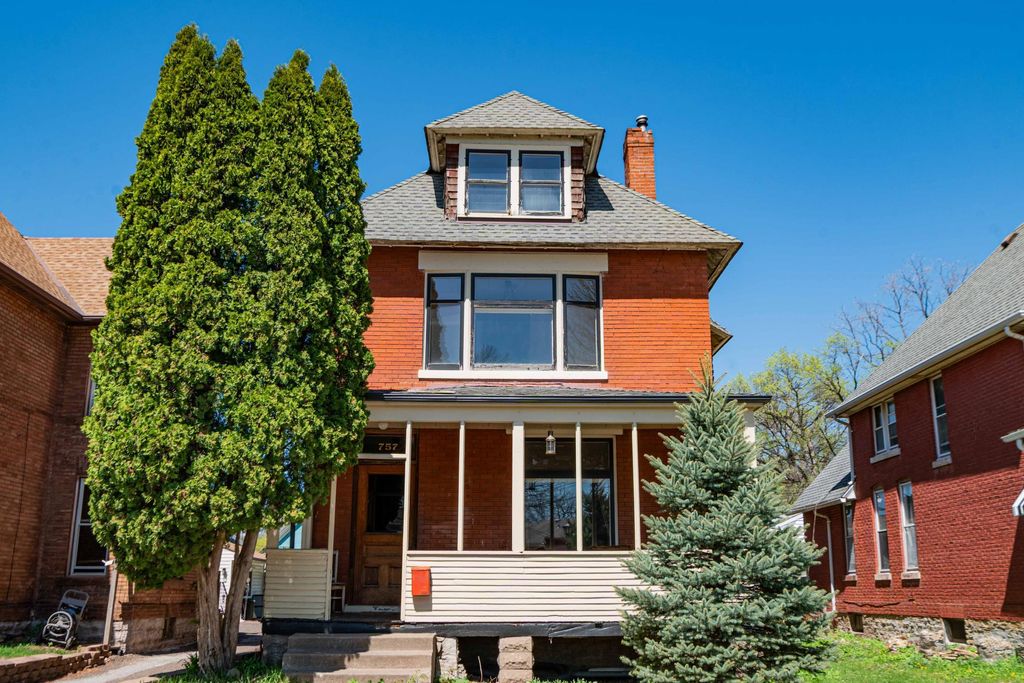 Photo of 757 Armstrong Avenue, Saint Paul, MN 55102 (MLS # 7063971)