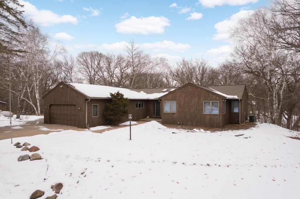 Photo of 1054 Cottonwood Drive, Hudson, WI 54016 (MLS # 6778982)