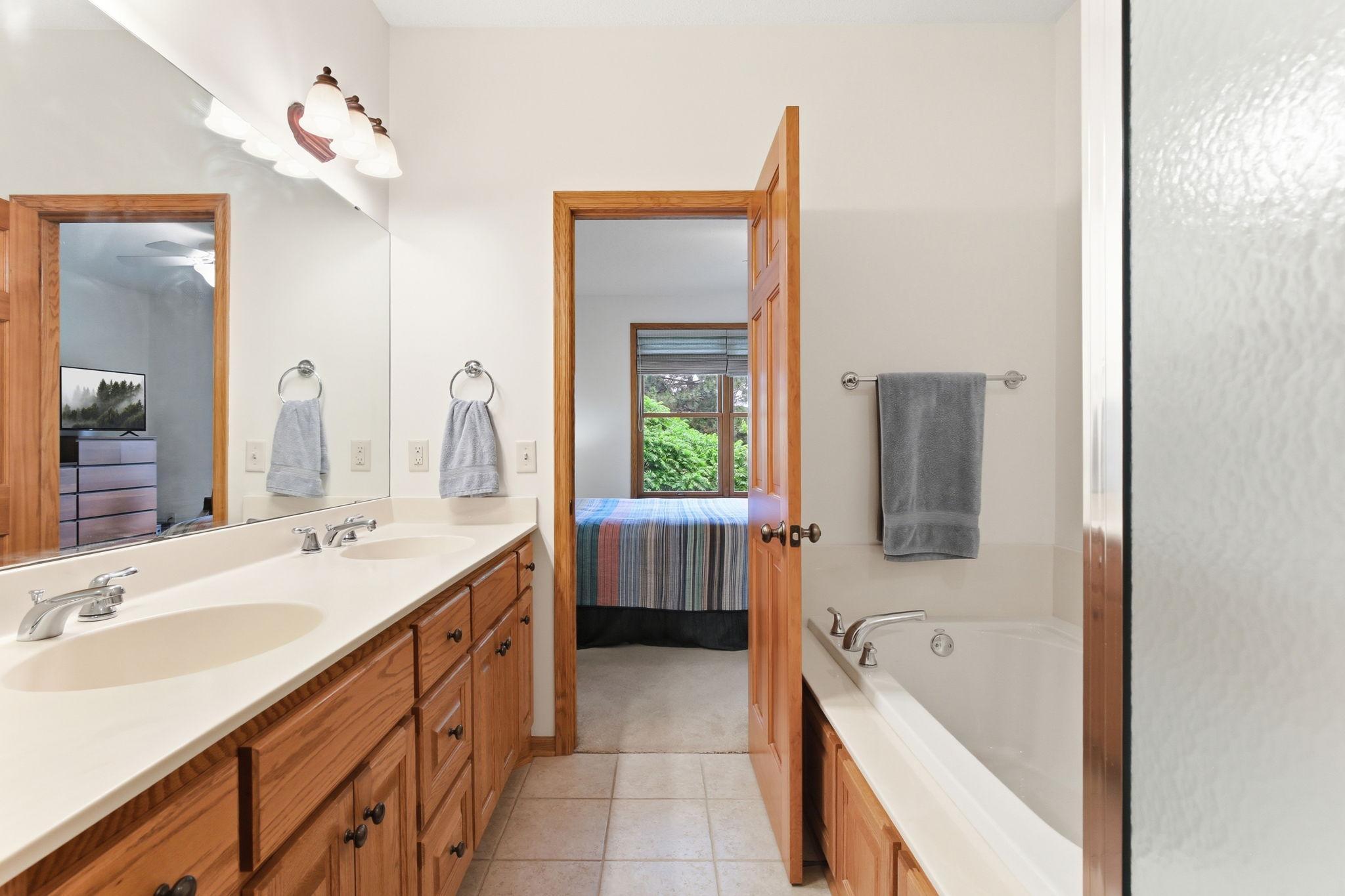 2734 Lindsey Court