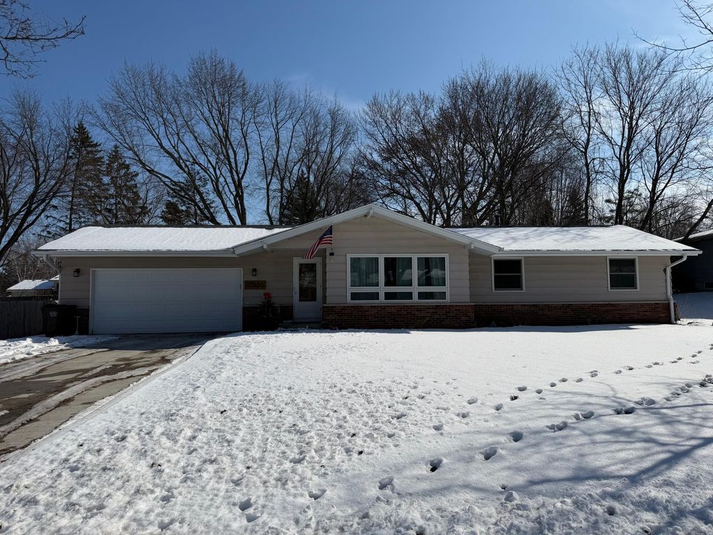Photo of 12865 1st Avenue S, Burnsville, MN 55337 (MLS # 7003178)