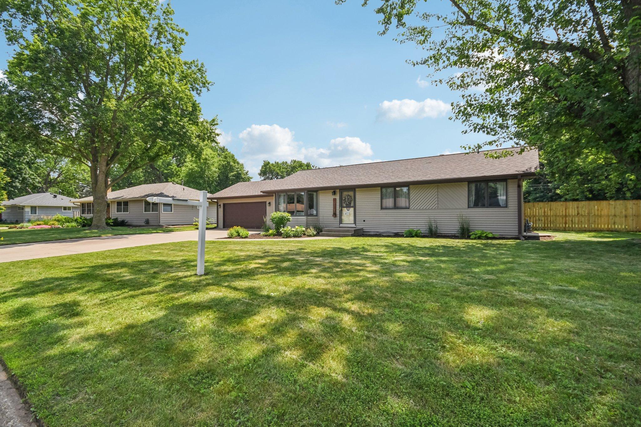 10319 York Lane