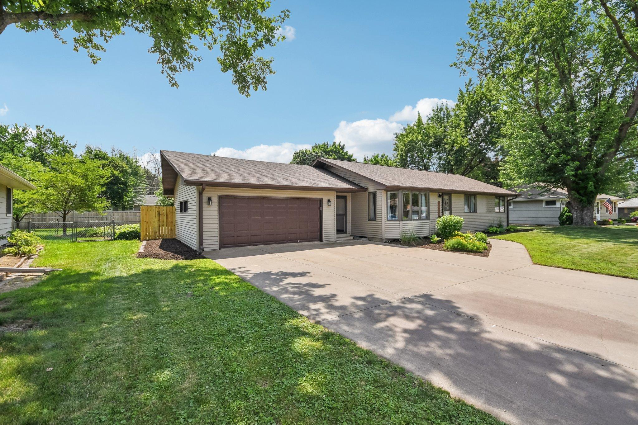 10319 York Lane