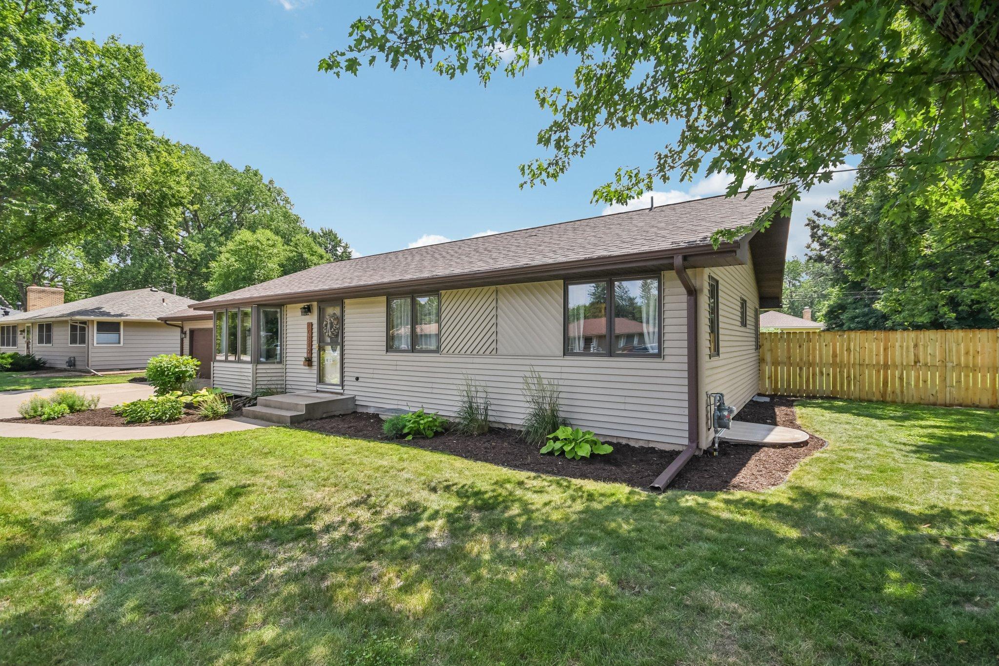 10319 York Lane