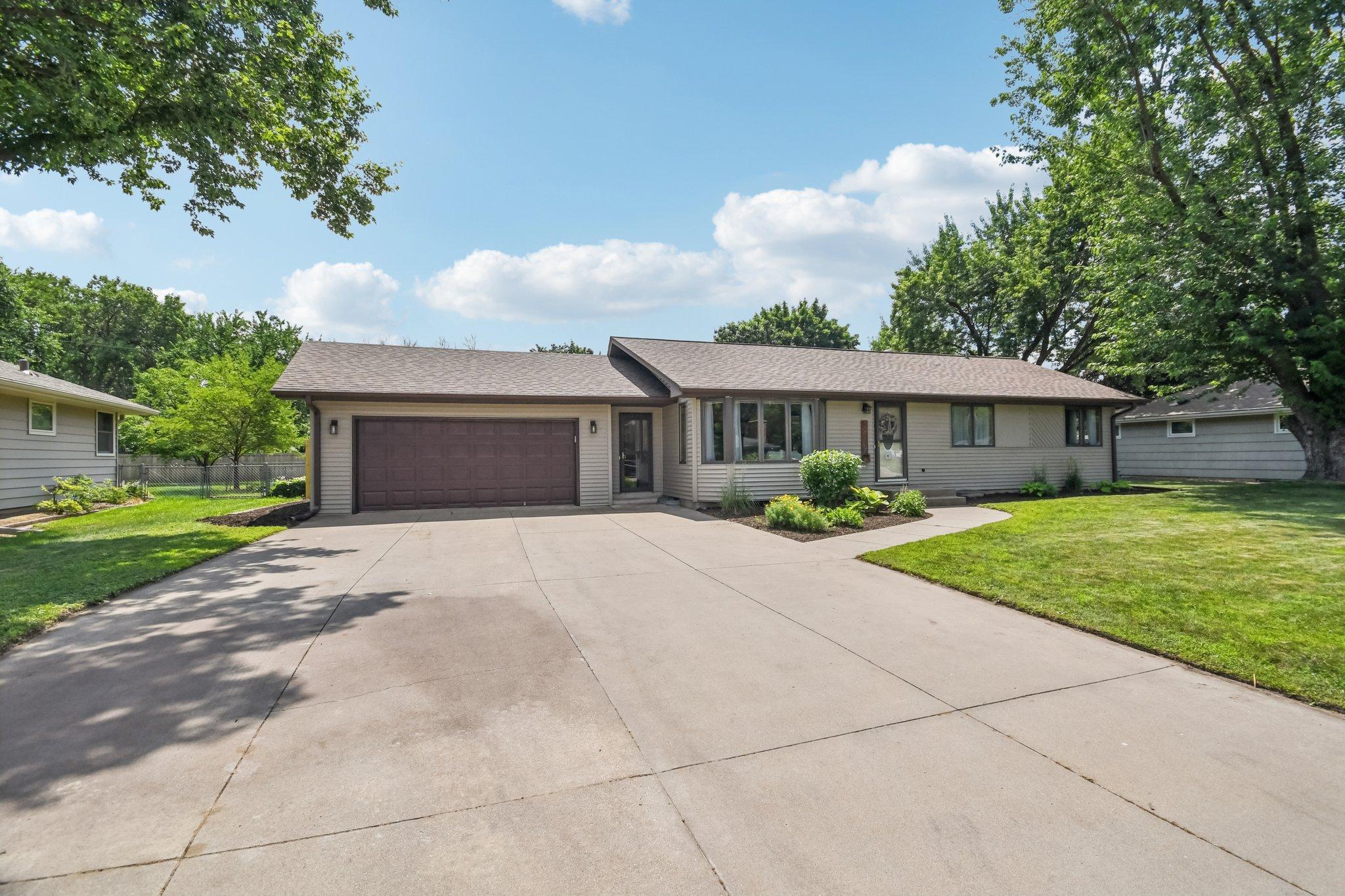 10319 York Lane