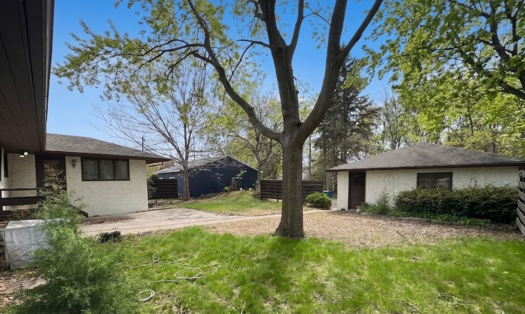 Photo of 4517 Beard Avenue N, Robbinsdale, MN 55422 (MLS # 7072603)