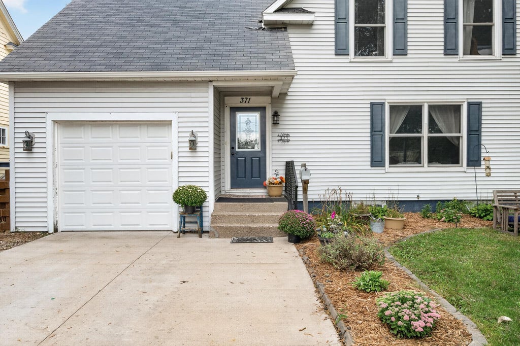 Photo of 371 S Washington Avenue, New Richmond, WI 54017 (MLS # 7152230)