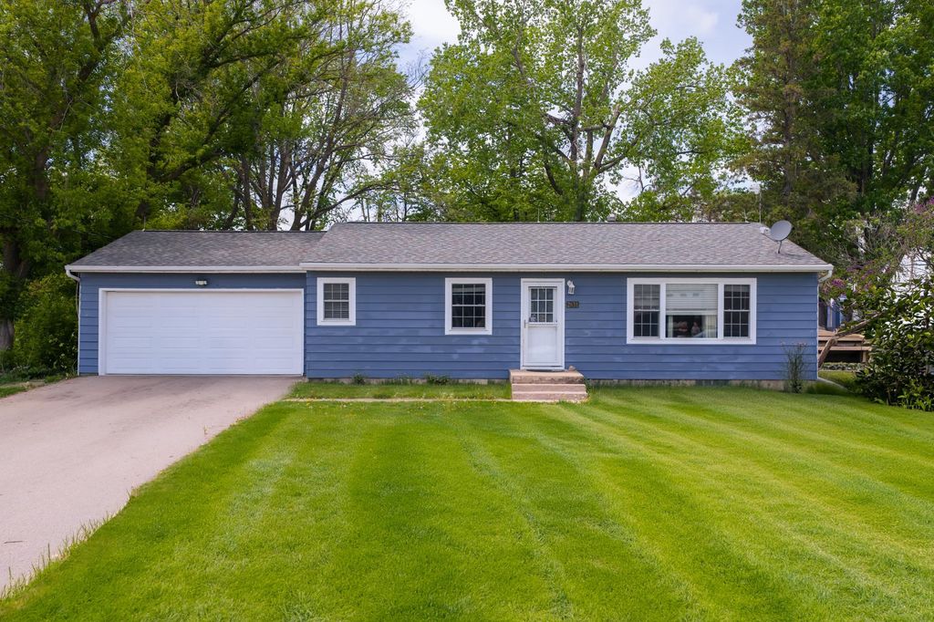 Photo of 2631 County Road 3 SW, Byron, MN 55920 (MLS # 7037282)