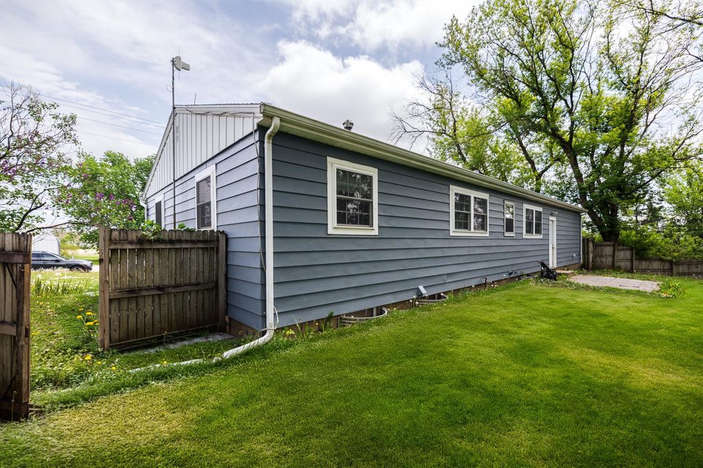 Photo of 2631 County Road 3 SW, Byron, MN 55920 (MLS # 7037282)