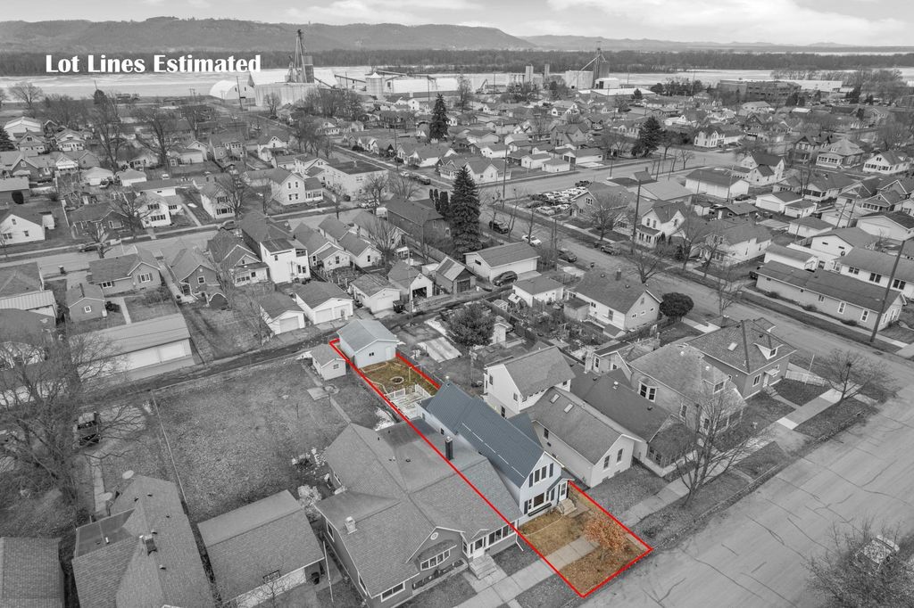 Photo of 716 E 4th Street, Winona, MN 55987 (MLS # 7023774)