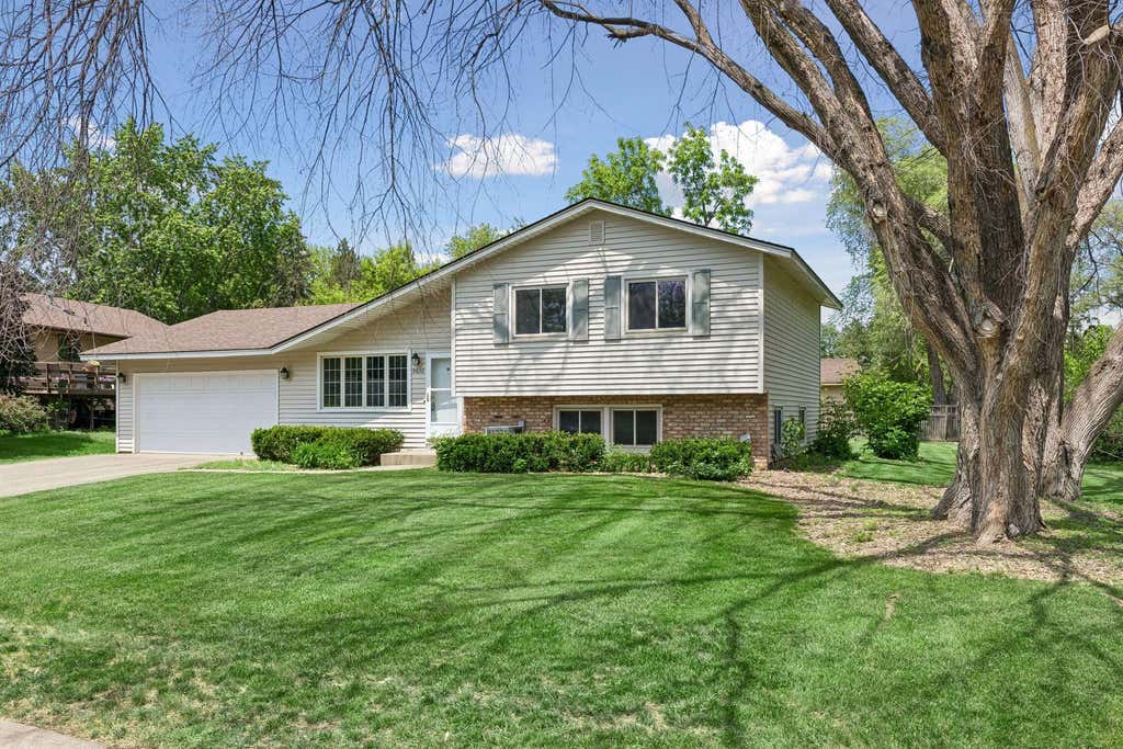 Photo of 9630 12th Avenue Circle, Bloomington, MN 55425 (MLS # 7104100)