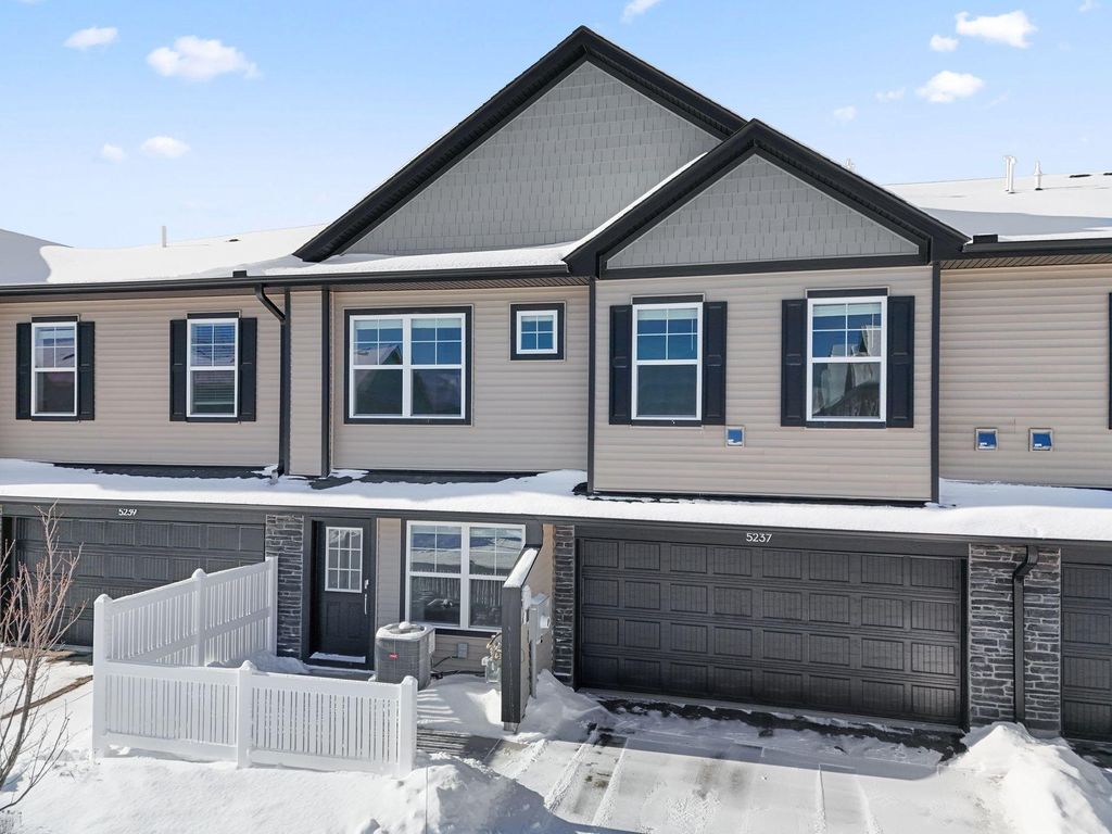 Photo of 5237 Long Pointe Pass, Woodbury, MN 55129 (MLS # 7007145)