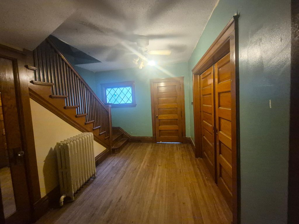 Photo of 102 3rd Street SE, Pipestone, MN 56164 (MLS # 7033589)