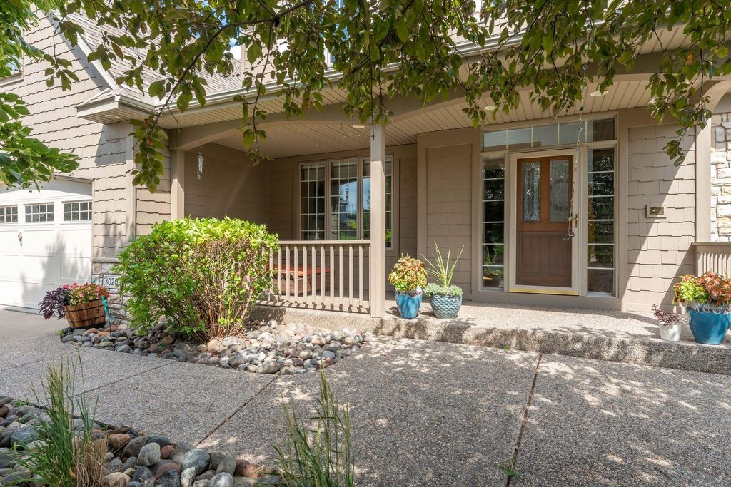 Photo of 3020 Carey Heights Drive, Maplewood, MN 55109 (MLS # 7000111)