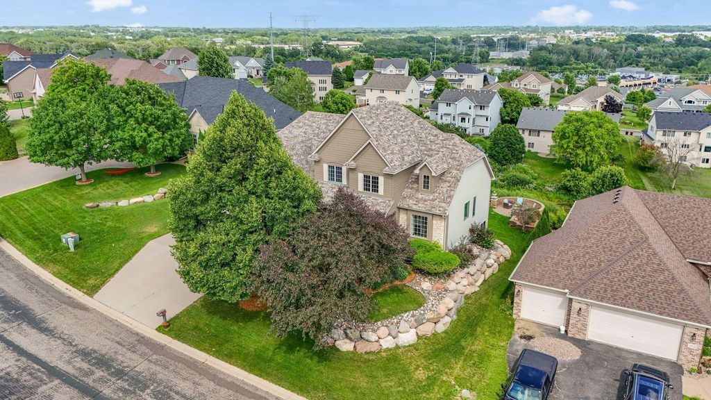 Photo of 3020 Carey Heights Drive, Maplewood, MN 55109 (MLS # 7000111)