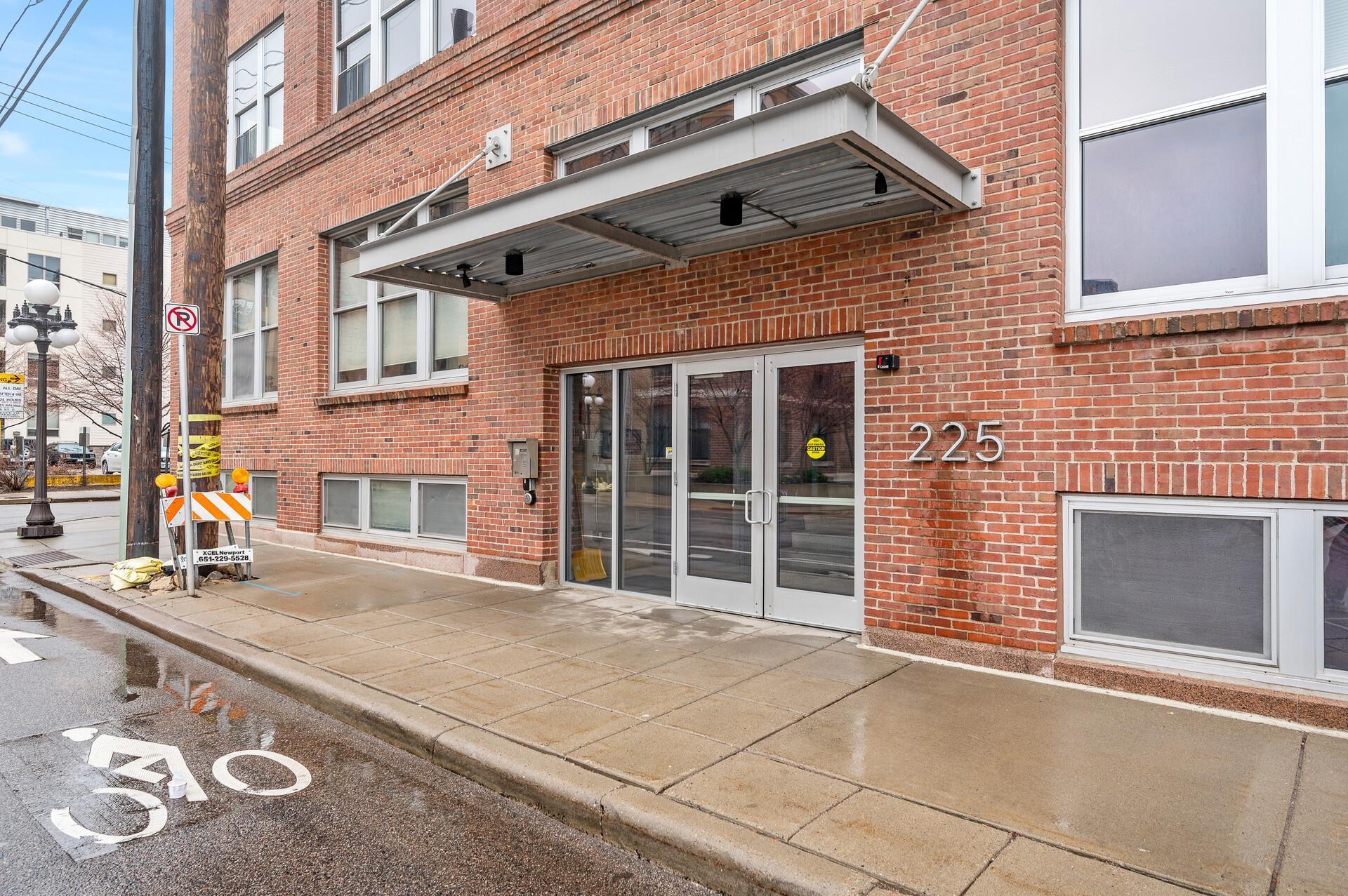 225 9th Street E 105
