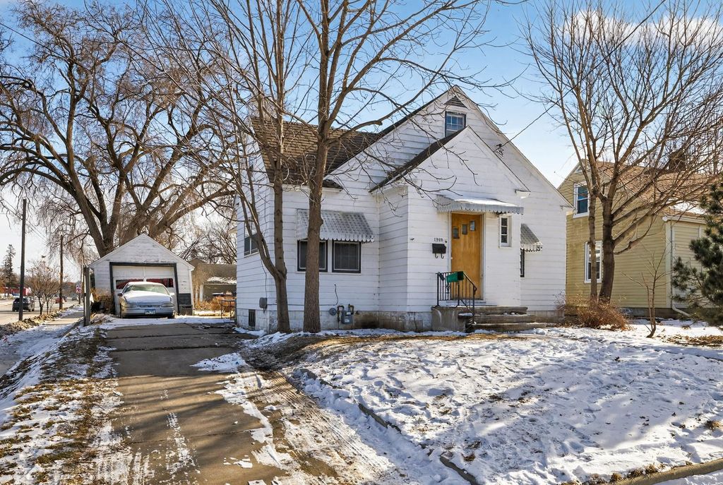 Photo of 1208 4th Avenue SE, Rochester, MN 55904 (MLS # 7014750)