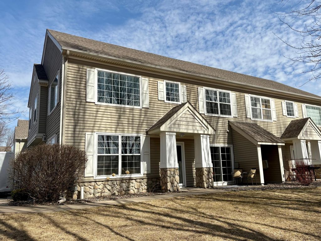 Photo of 11899 85th Place N, Maple Grove, MN 55369 (MLS # 7041402)