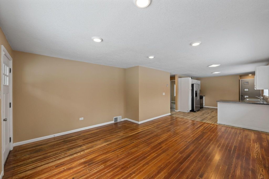 Photo of 4937 Beard Avenue N, Brooklyn Center, MN 55429 (MLS # 7019873)