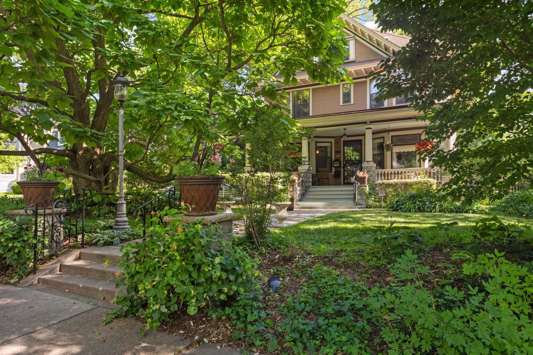 880 Fairmount Avenue