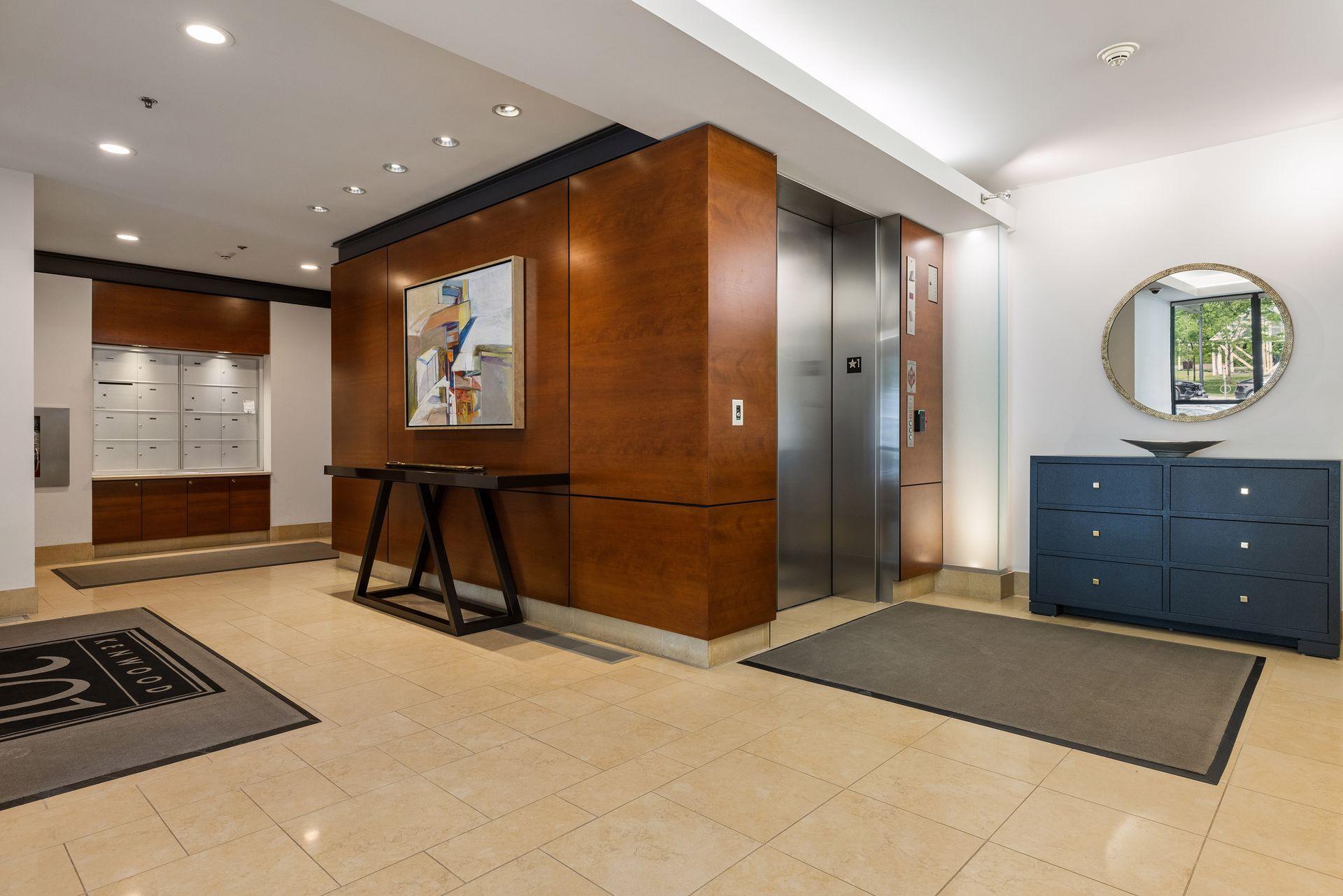 301 Kenwood Parkway 302