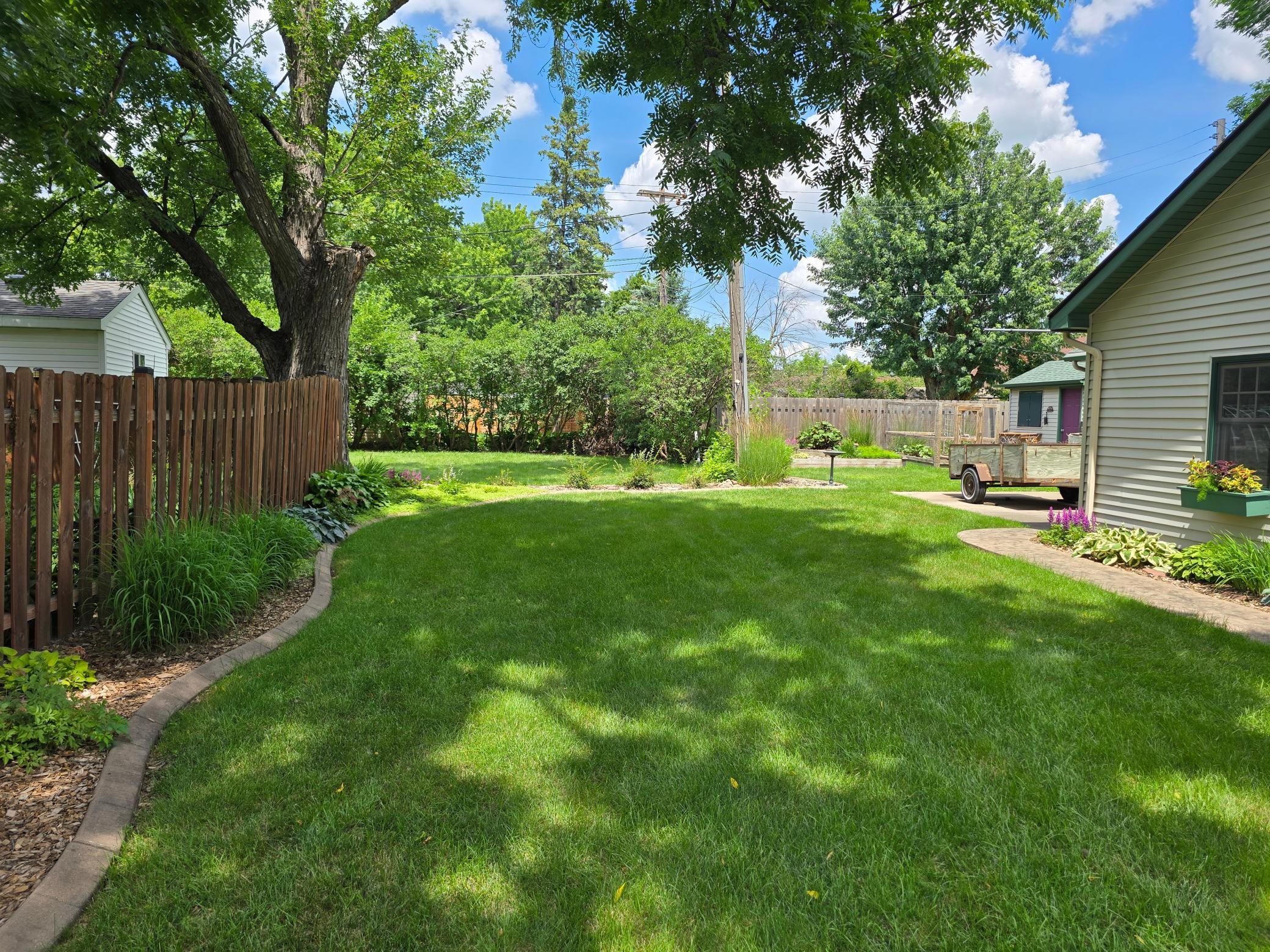 493 Wheelock Parkway W