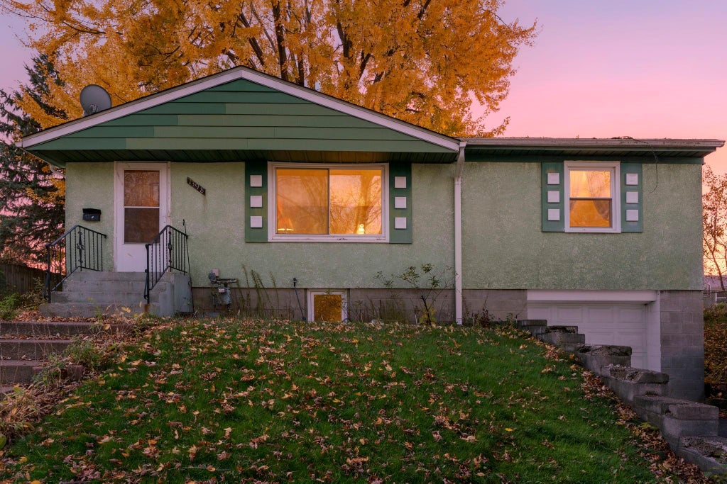 Photo of 1398 Mechanic Avenue, Saint Paul, MN 55106 (MLS # 7165870)