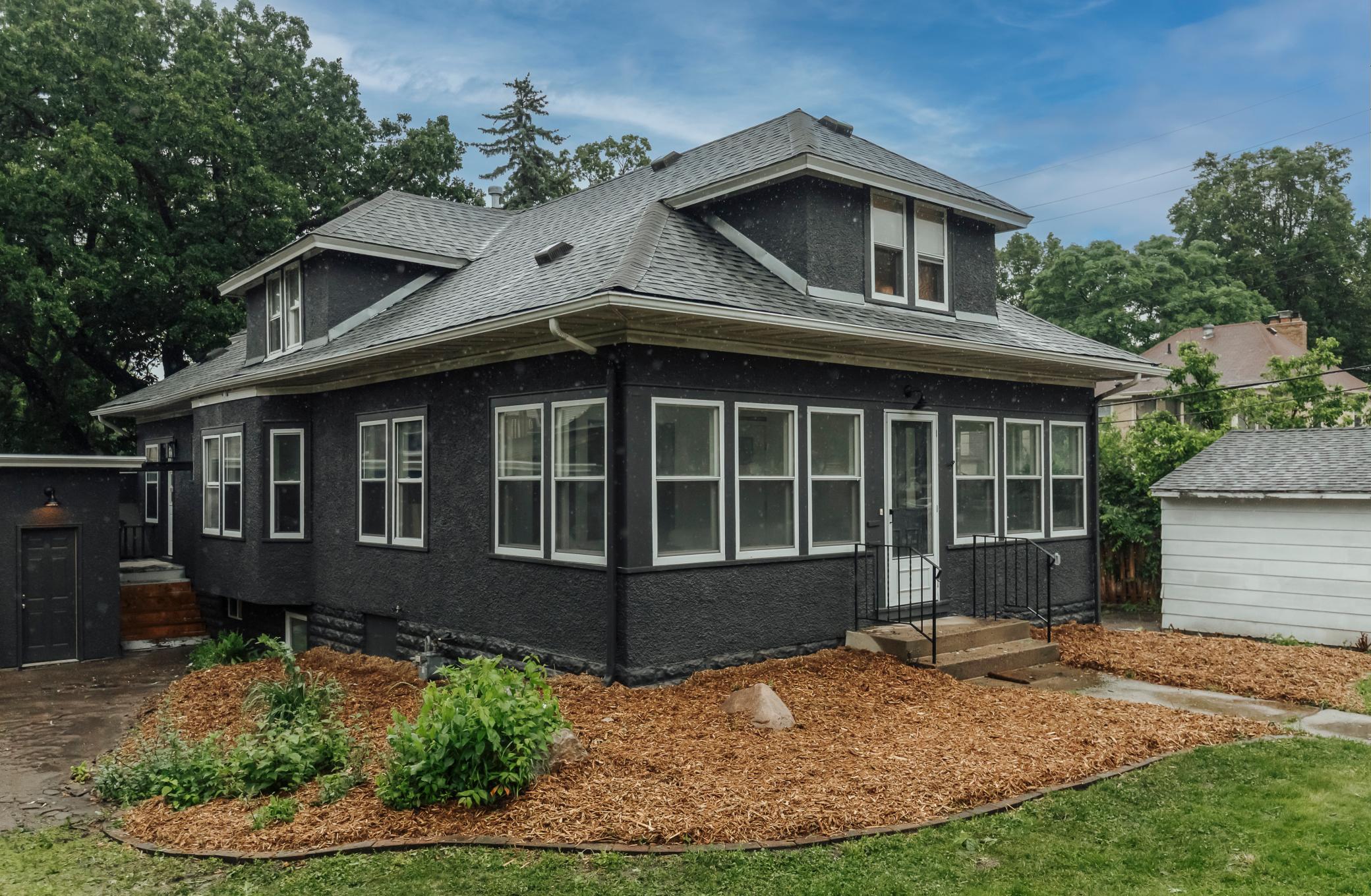 212 E Diamond Lake Road