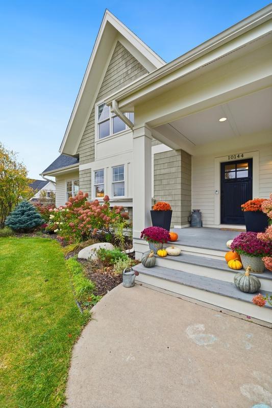10144 Tapestry Hill