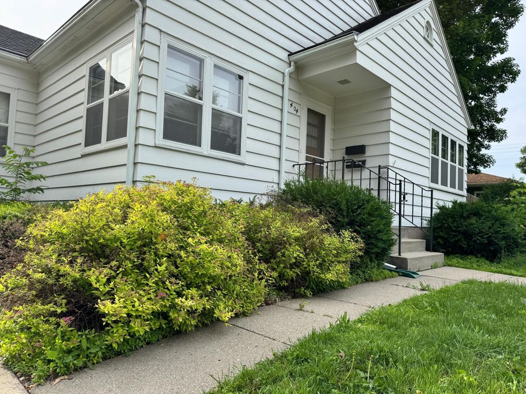 Photo of 404 N Vine Street, Fergus Falls, MN 56537 (MLS # 7014052)