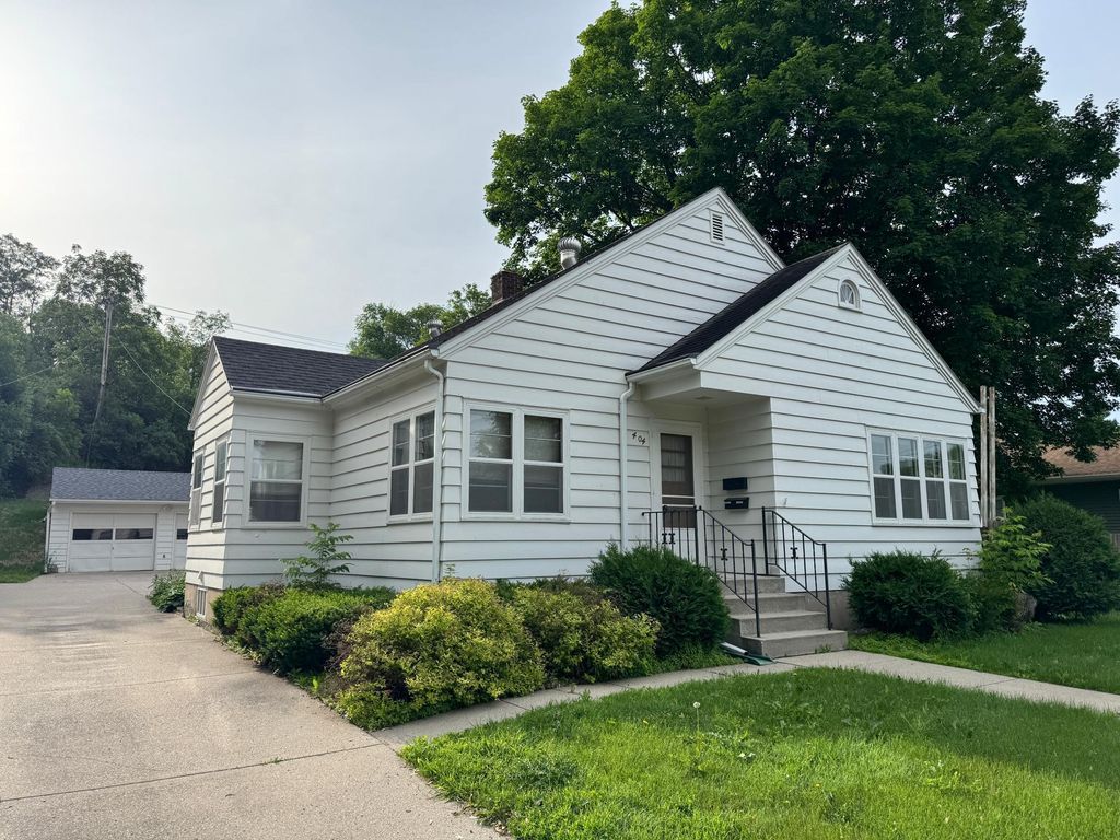 Photo of 404 N Vine Street, Fergus Falls, MN 56537 (MLS # 7014052)