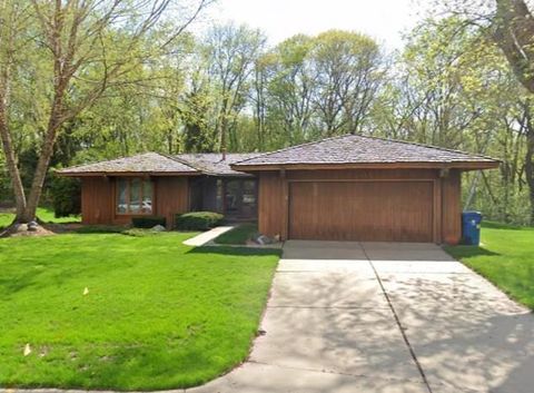 2708 Lassen Court Burnsville MN 55337