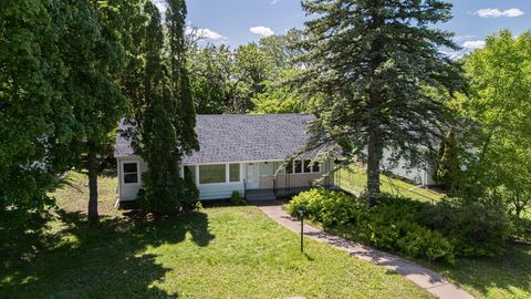 2512 27th Avenue NE Saint Anthony MN 55418