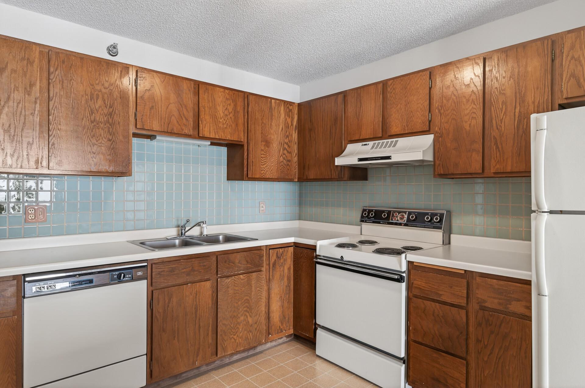 121 Washington Avenue S 1613