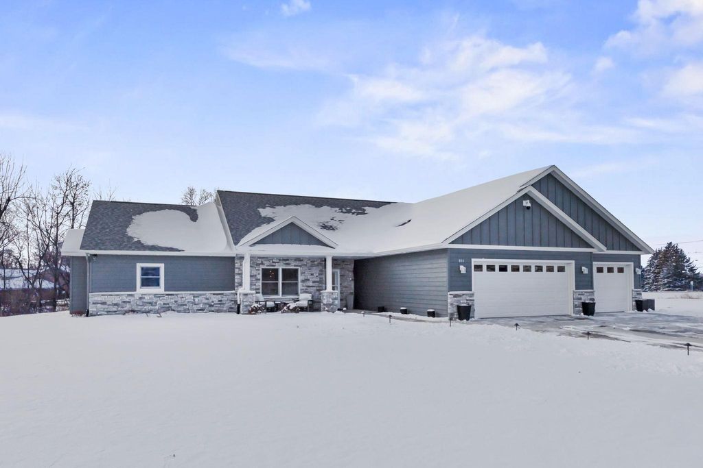 Photo of 804 Mitchell Court, Glencoe, MN 55336 (MLS # 6822038)
