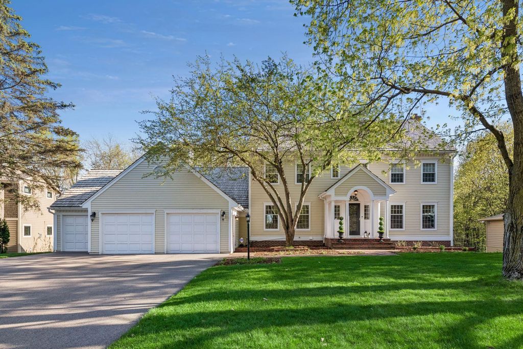 Photo of 19515 Waterford Place, Excelsior, MN 55331 (MLS # 6774245)