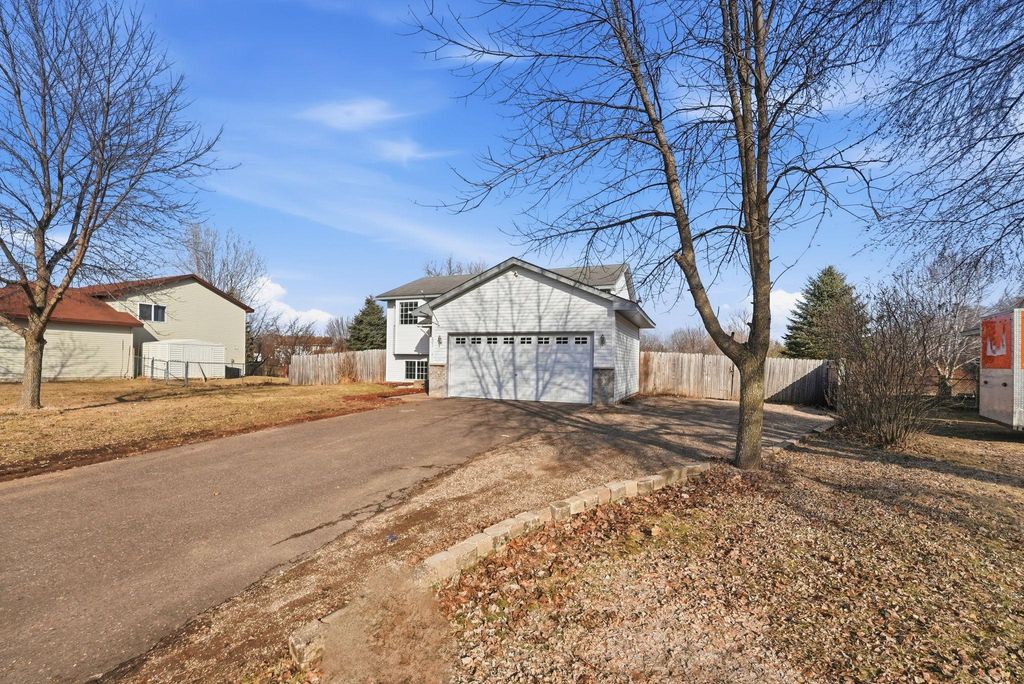 Photo of 601 Horseshoe Lane, Braham, MN 55006 (MLS # 7048569)