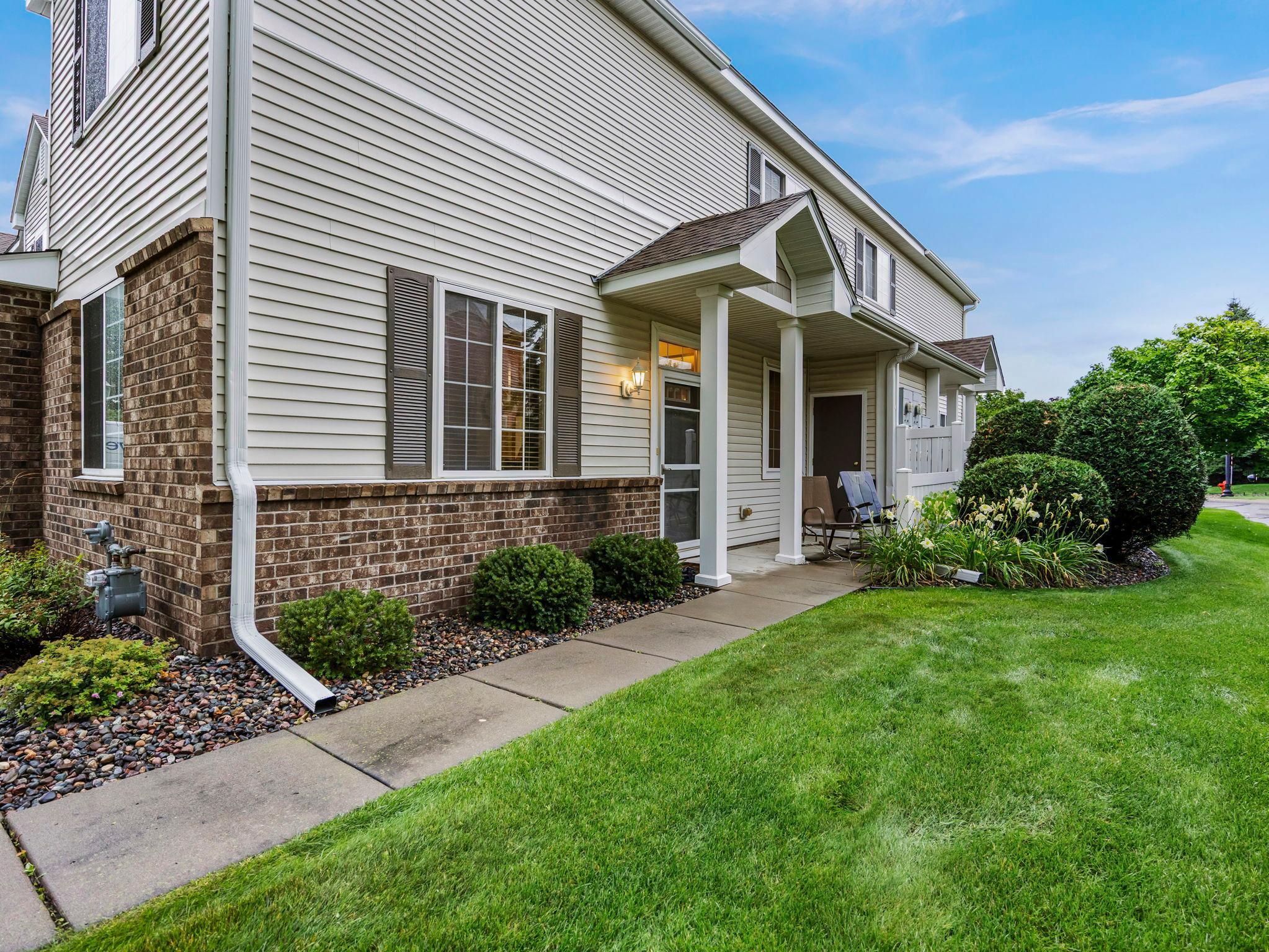 15656 Emerald Drive N 1