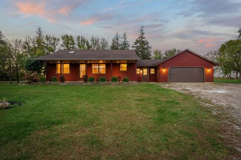Photo of 23520 902nd Avenue, Austin, MN 55912 (MLS # 6795113)
