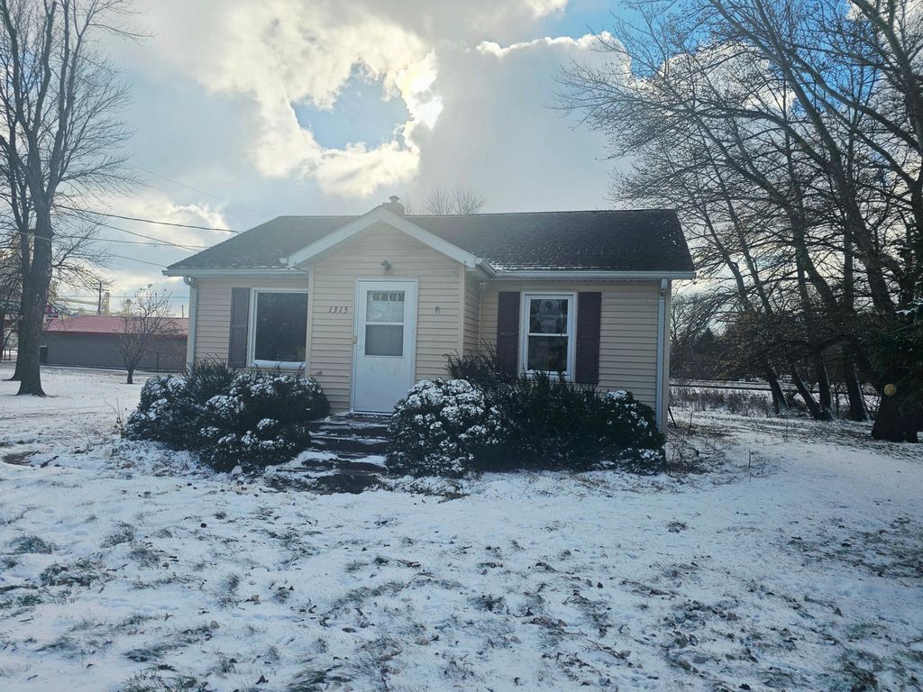 Photo of 1315 11th Avenue, Clarkfield, MN 56223 (MLS # 6822039)