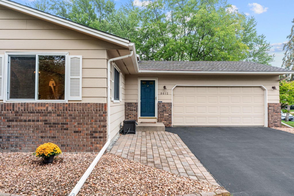 Photo of 9612 Union Terrace Lane N, Maple Grove, MN 55369 (MLS # 7149033)
