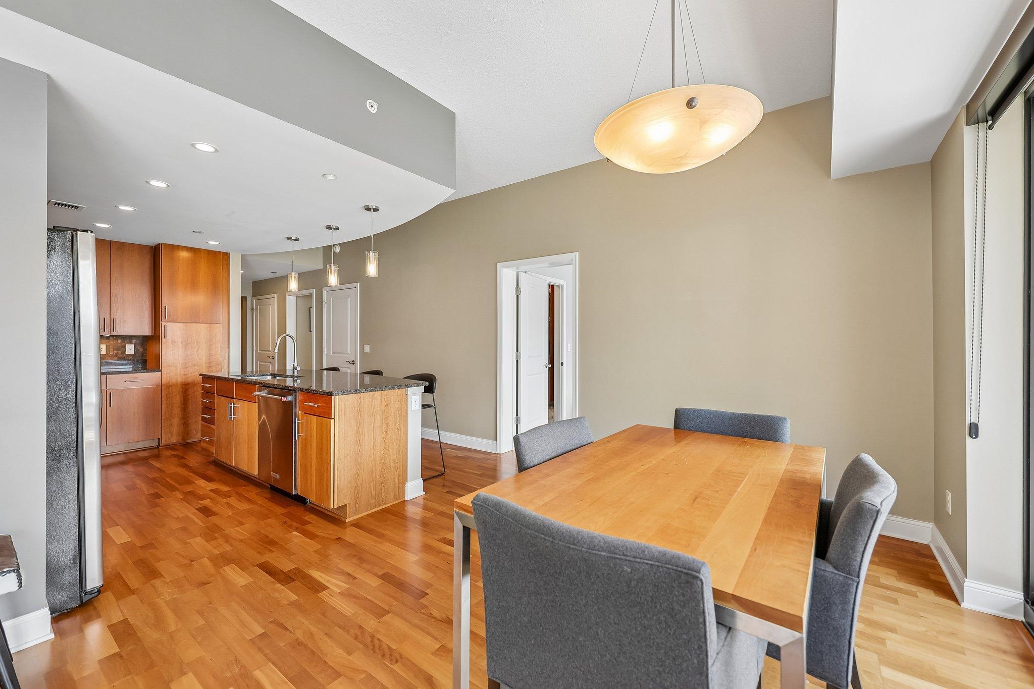 100 3rd Avenue S 1006