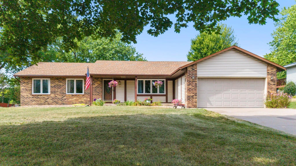 Photo of 8654 Janero Avenue S, Cottage Grove, MN 55016 (MLS # 7098674)