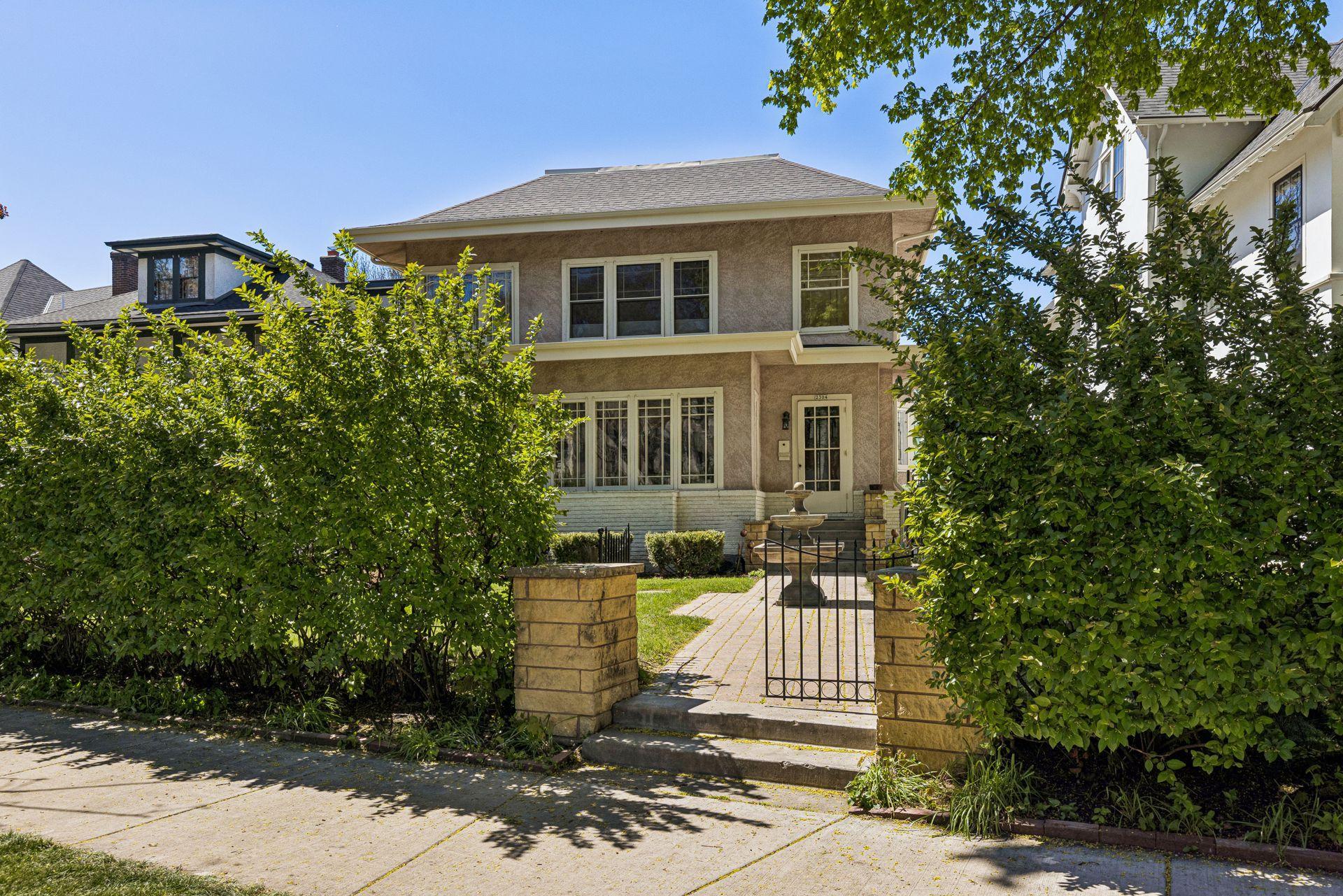 2304 Lake Place