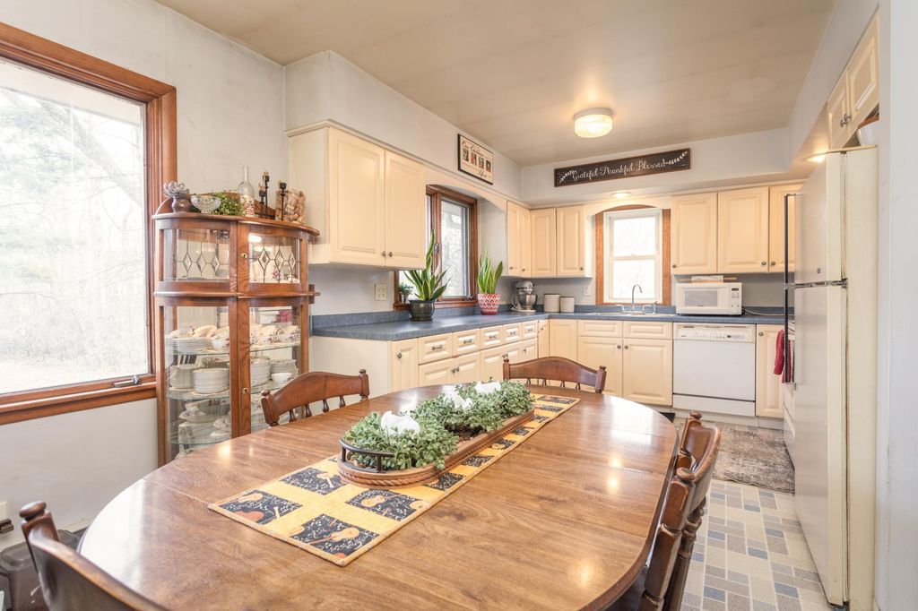 Photo of 1807 N Mckay Avenue NE, Alexandria, MN 56308 (MLS # 7047687)