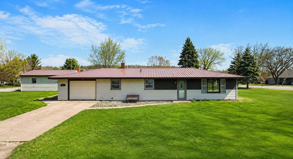 Photo of 202 7th Street, Pepin, WI 54759 (MLS # 7122202)