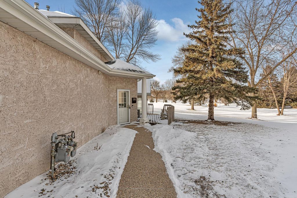 Photo of 2208 10th Avenue SE, Willmar, MN 56201 (MLS # 7016030)