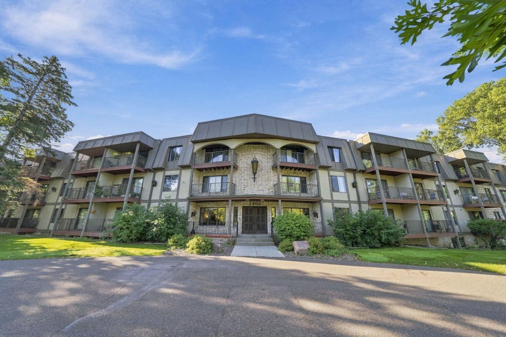 Photo of 2200 Nevada Avenue S #312, Saint Louis Park, MN 55426 (MLS # 7141111)