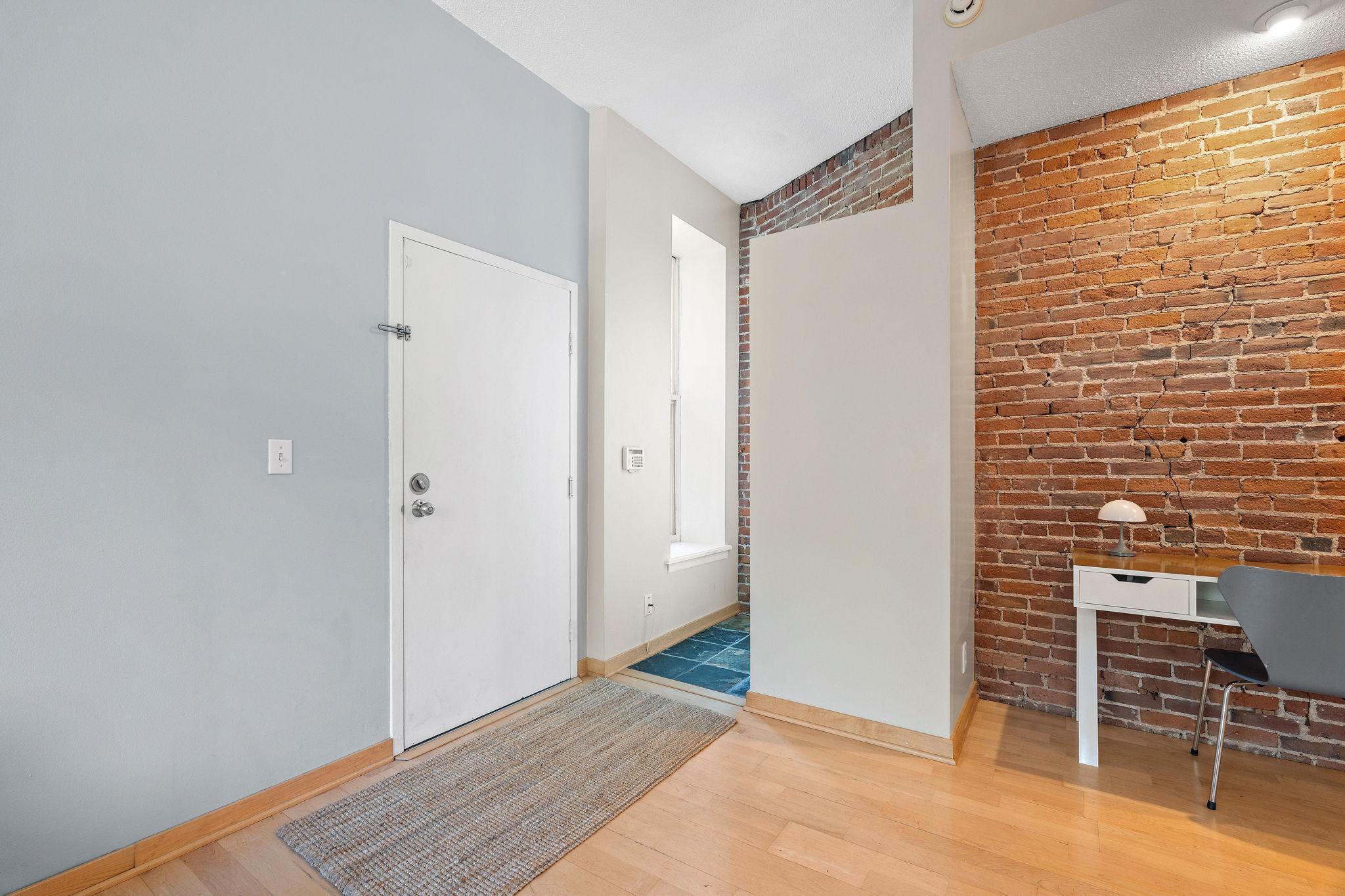 182 Mackubin Street 1