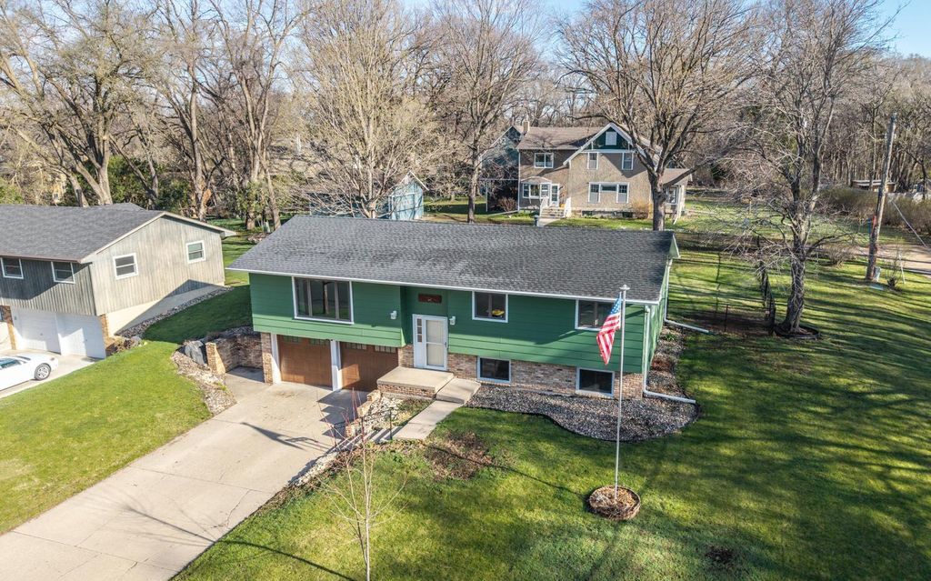 Photo of 400 Lockwood Drive, Northfield, MN 55057 (MLS # 7053092)