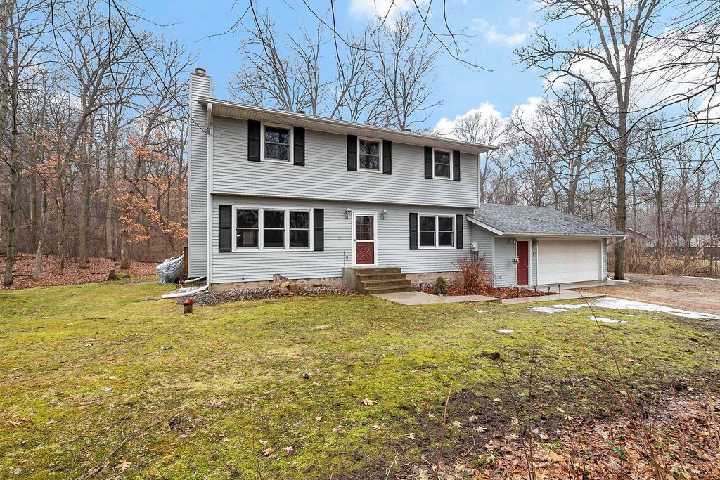 Photo of 1320 Norcrest Avenue N, Stillwater, MN 55082 (MLS # 7029338)